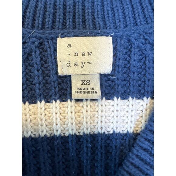 A New Day Navy and White Striped Knit V-Neck Sweater Women's Size XS - Picture 5 of 6